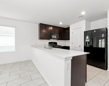 10912 Sw 22nd Street - Photo Thumbnail 3