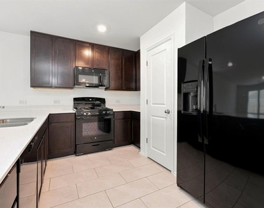 10912 Sw 22nd Street - Photo Thumbnail 5