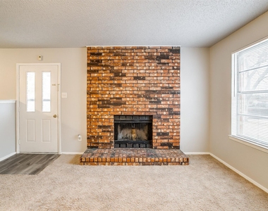 2521 Indigo Lane - Photo Thumbnail 7
