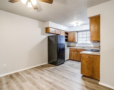 2521 Indigo Lane - Photo Thumbnail 8
