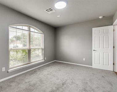 21925 Homesteaders Road - Photo Thumbnail 27