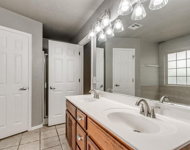 21925 Homesteaders Road - Photo Thumbnail 41