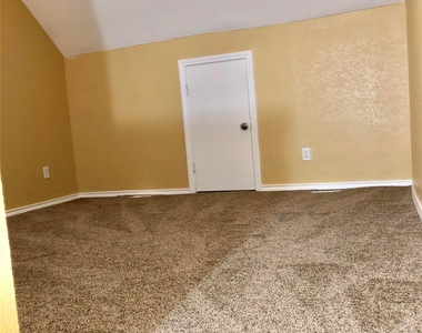 9829 Walnut Street - Photo Thumbnail 5