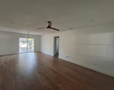 404 N Anna Drive - Photo Thumbnail 2