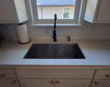 404 N Anna Drive - Photo Thumbnail 11