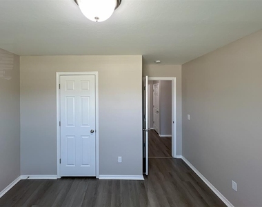 2928 Cider Mill Lane - Photo Thumbnail 18