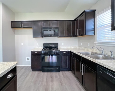 2928 Cider Mill Lane - Photo Thumbnail 9