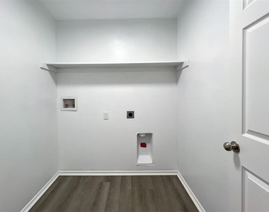 2928 Cider Mill Lane - Photo Thumbnail 25