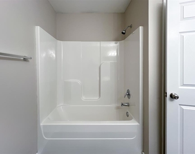 2928 Cider Mill Lane - Photo Thumbnail 20