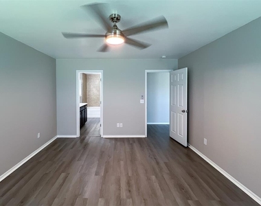 2928 Cider Mill Lane - Photo Thumbnail 12