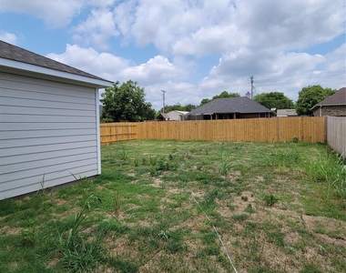 108 Canales Circle - Photo Thumbnail 22