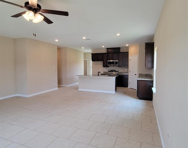 108 Canales Circle - Photo Thumbnail 10