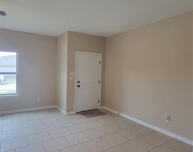 108 Canales Circle - Photo Thumbnail 2