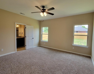 108 Canales Circle - Photo Thumbnail 18