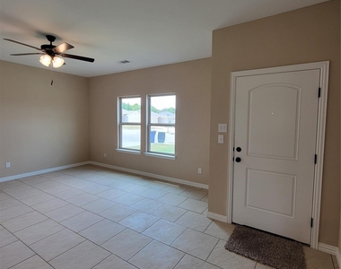 108 Canales Circle - Photo Thumbnail 4