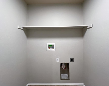 2901 Cider Mill Lane - Photo Thumbnail 22