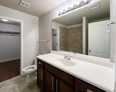 2901 Cider Mill Lane - Photo Thumbnail 11