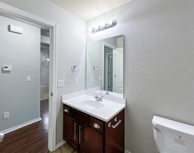 2901 Cider Mill Lane - Photo Thumbnail 18