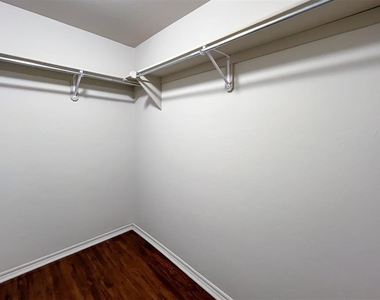 2901 Cider Mill Lane - Photo Thumbnail 13