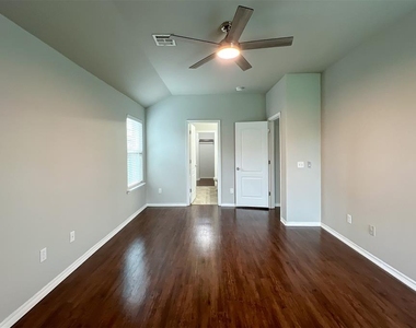 2901 Cider Mill Lane - Photo Thumbnail 10
