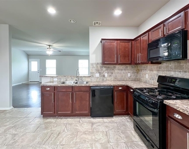 2901 Cider Mill Lane - Photo Thumbnail 7