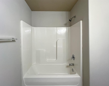 2901 Cider Mill Lane - Photo Thumbnail 19