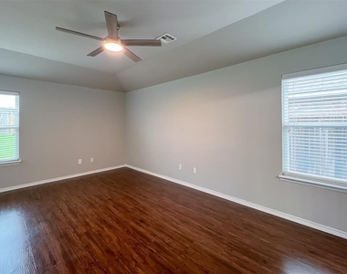 2901 Cider Mill Lane - Photo Thumbnail 9