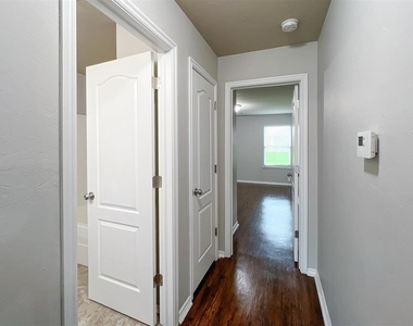 2901 Cider Mill Lane - Photo Thumbnail 17
