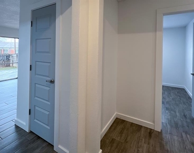 5929 Nw 62nd Street - Photo Thumbnail 4