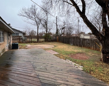 5929 Nw 62nd Street - Photo Thumbnail 16