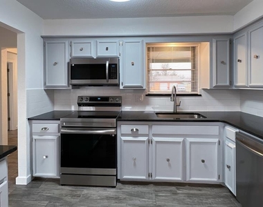 5929 Nw 62nd Street - Photo Thumbnail 10