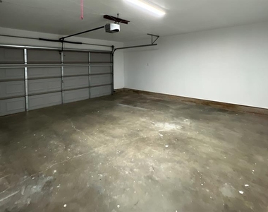 5929 Nw 62nd Street - Photo Thumbnail 12