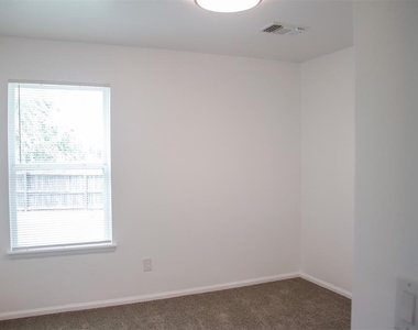 10601 Nw 20th Street - Photo Thumbnail 7