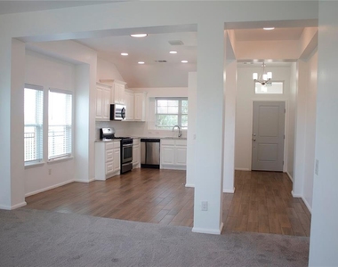 10601 Nw 20th Street - Photo Thumbnail 5