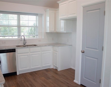 10601 Nw 20th Street - Photo Thumbnail 4