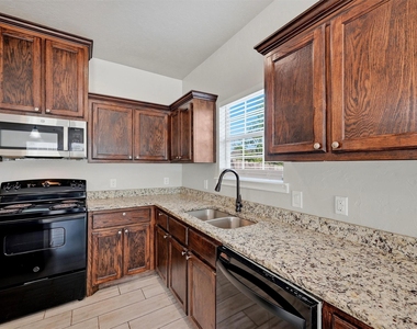 1508 King Street - Photo Thumbnail 8