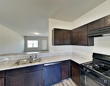 309 Blue Drive - Photo Thumbnail 5