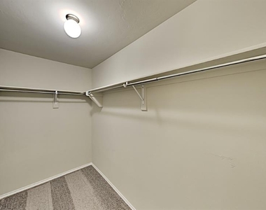 309 Blue Drive - Photo Thumbnail 8