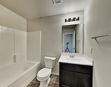 309 Blue Drive - Photo Thumbnail 12