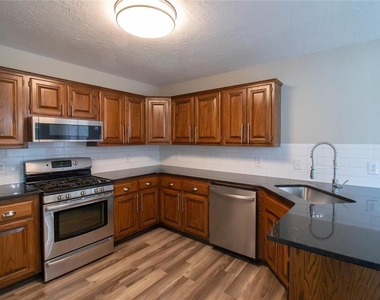 525 Nw 171st Terrace - Photo Thumbnail 7