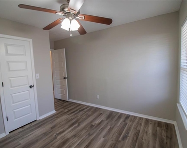 525 Nw 171st Terrace - Photo Thumbnail 14