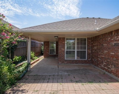 525 Nw 171st Terrace - Photo Thumbnail 21