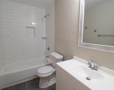 525 Nw 171st Terrace - Photo Thumbnail 12