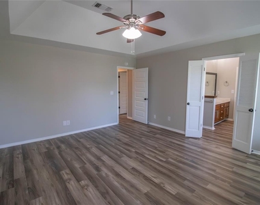 525 Nw 171st Terrace - Photo Thumbnail 16