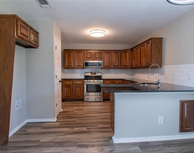 525 Nw 171st Terrace - Photo Thumbnail 5