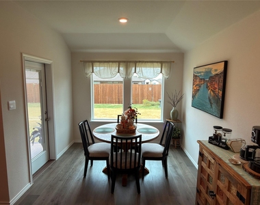 403 Silver Birch Drive - Photo Thumbnail 4