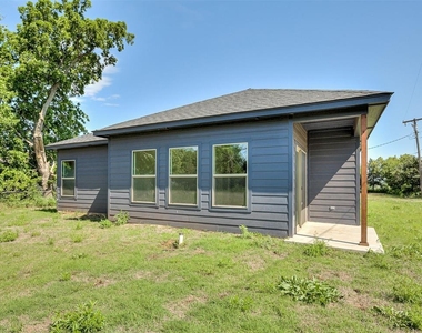 1925 E Springer Avenue - Photo Thumbnail 40