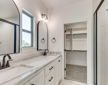 1925 E Springer Avenue - Photo Thumbnail 25