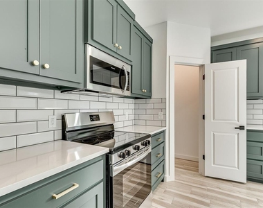 1925 E Springer Avenue - Photo Thumbnail 19