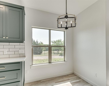 1925 E Springer Avenue - Photo Thumbnail 13